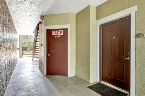 Condominio en venta en Sarasota, Florida, 1 dormitorio, 88.91 m2 № 1827344 - foto 4