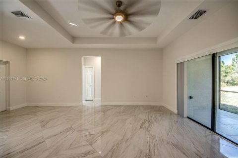 Casa en venta en Lehigh Acres, Florida, 3 dormitorios, 153.57 m2 № 2081024 - foto 10