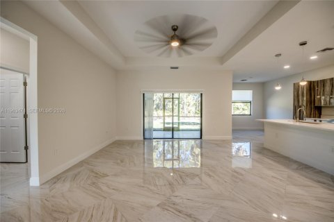 Casa en venta en Lehigh Acres, Florida, 3 dormitorios, 153.57 m2 № 2081024 - foto 8