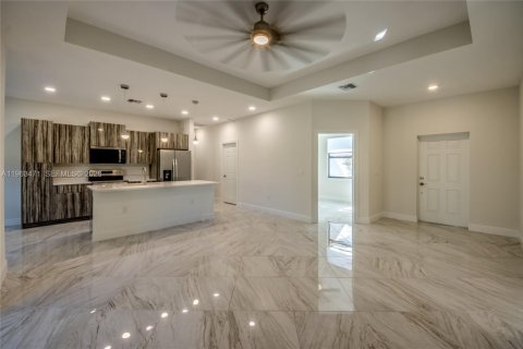 Casa en venta en Lehigh Acres, Florida, 3 dormitorios, 153.57 m2 № 2081024 - foto 13
