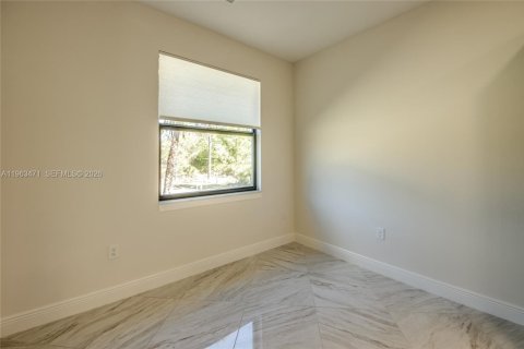 Casa en venta en Lehigh Acres, Florida, 3 dormitorios, 153.57 m2 № 2081024 - foto 17