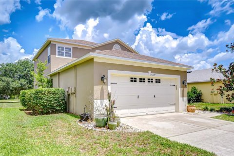 House in Wesley Chapel, Florida 4 bedrooms, 175.03 sq.m. № 1771414 - photo 2