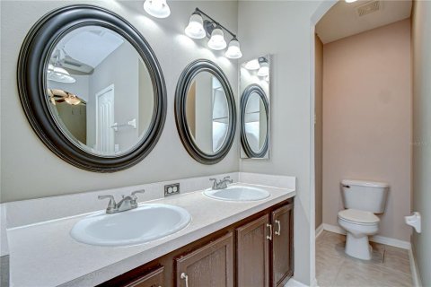 House in Wesley Chapel, Florida 4 bedrooms, 175.03 sq.m. № 1771414 - photo 19