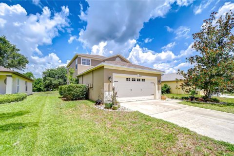 House in Wesley Chapel, Florida 4 bedrooms, 175.03 sq.m. № 1771414 - photo 3