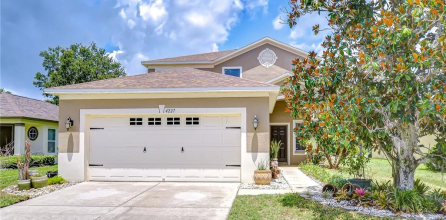 House in Wesley Chapel, Florida 4 bedrooms, 175.03 sq.m. № 1771414
