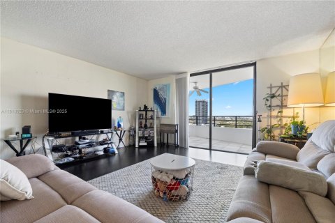 Condominio en venta en Hallandale Beach, Florida, 3 dormitorios, 165.37 m2 № 1753127 - foto 15