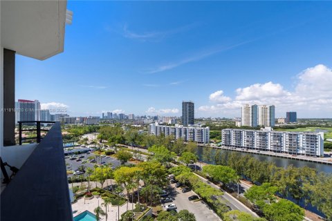 Condominio en venta en Hallandale Beach, Florida, 3 dormitorios, 165.37 m2 № 1753127 - foto 16