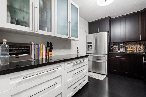 Condominio en venta en Hallandale Beach, Florida, 3 dormitorios, 165.37 m2 № 1753127 - foto 25