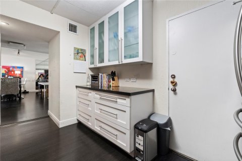 Condominio en venta en Hallandale Beach, Florida, 3 dormitorios, 165.37 m2 № 1753127 - foto 21
