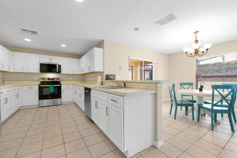 Villa ou maison à louer à Davenport, Floride: 4 chambres, 183.76 m2 № 2430947 - photo 10