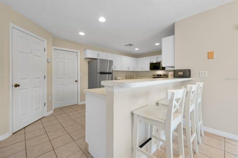 Villa ou maison à louer à Davenport, Floride: 4 chambres, 183.76 m2 № 2430947 - photo 6