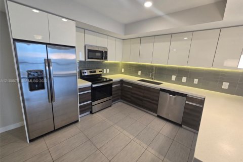 Apartment in Miami, Florida 2 bedrooms, 96.8 sq.m. № 2402384 - photo 10