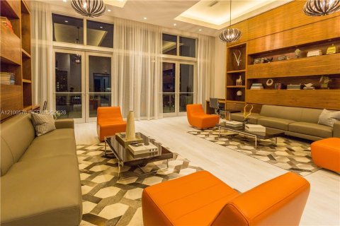 Apartment in Miami, Florida 2 bedrooms, 96.8 sq.m. № 2402384 - photo 2