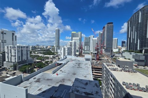 Apartment in Miami, Florida 2 bedrooms, 96.8 sq.m. № 2402384 - photo 23