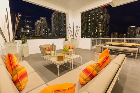 Apartment in Miami, Florida 2 bedrooms, 96.8 sq.m. № 2402384 - photo 5