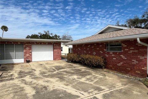 Villa ou maison à vendre à Edgewater, Floride: 4 chambres, 220.18 m2 № 2226447 - photo 4