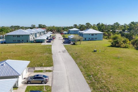 Commercial property in North Port, Florida 84 bedrooms, 3914.9 sq.m. № 1090870 - photo 28