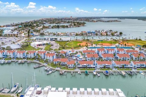 Condominio en venta en Madeira Beach, Florida, 1 dormitorio, 61.78 m2 № 1900828 - foto 20