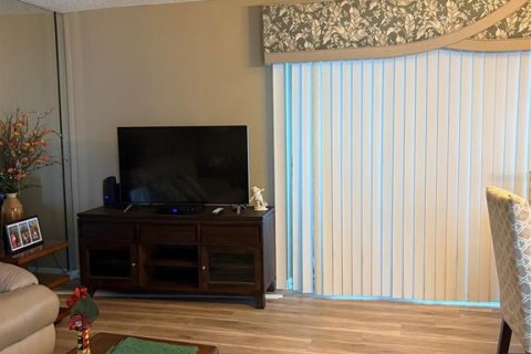 Condominio en venta en Madeira Beach, Florida, 1 dormitorio, 61.78 m2 № 1900828 - foto 4