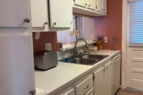 Condominio en venta en Madeira Beach, Florida, 1 dormitorio, 61.78 m2 № 1900828 - foto 9
