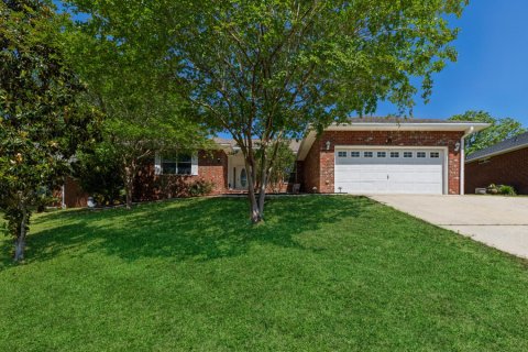 Casa en venta en Crestview, Florida, 4 dormitorios, 181.81 m2 № 562622 - foto 1