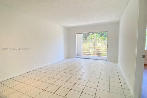 Condo in West Palm Beach, Florida, 1 bedroom  № 1881895 - photo 7