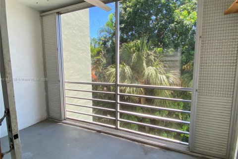 Condo in West Palm Beach, Florida, 1 bedroom  № 1881895 - photo 9