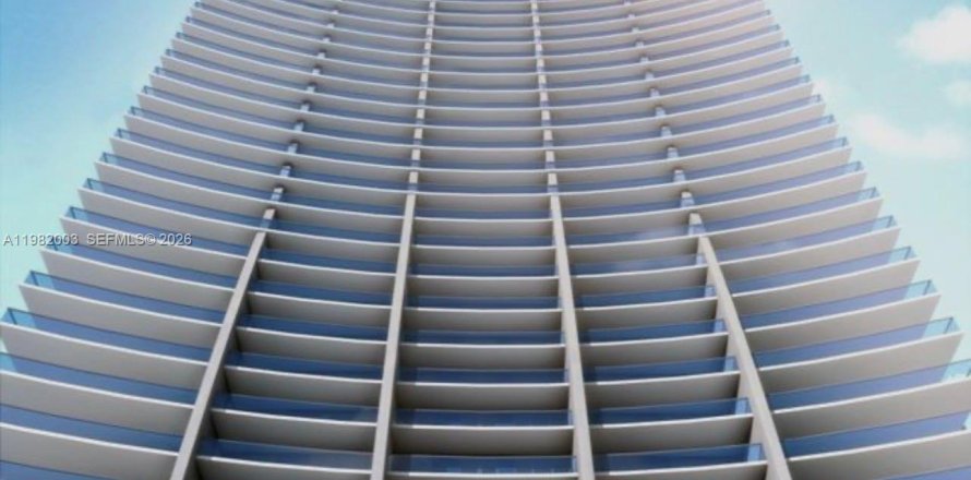 Estudio en el Condominio en Miami, Florida  № 2043243