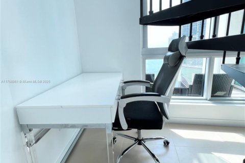 Condominio en venta en Miami, Florida, 1 dormitorio, 82.78 m2 № 1860369 - foto 13