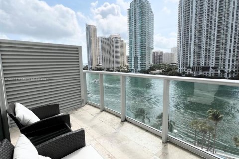 Condominio en venta en Miami, Florida, 1 dormitorio, 82.78 m2 № 1860369 - foto 3