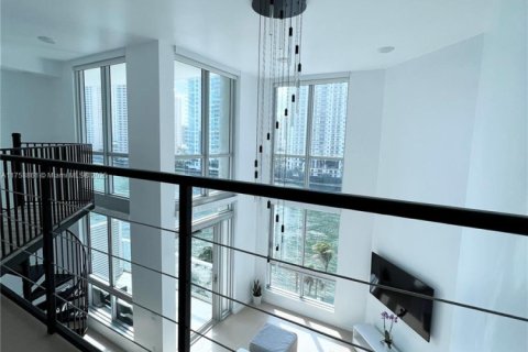 Condominio en venta en Miami, Florida, 1 dormitorio, 82.78 m2 № 1860369 - foto 10