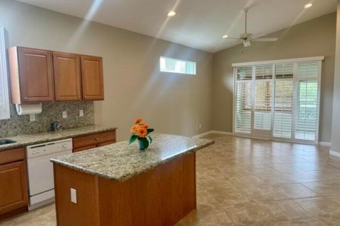 Townhouse in Stuart, Florida 3 bedrooms, 153.94 sq.m. № 2086786 - photo 5
