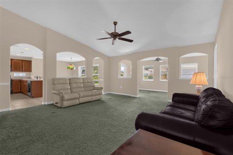 House in Leesburg, Florida 3 bedrooms, 183.76 sq.m. № 2149482 - photo 3