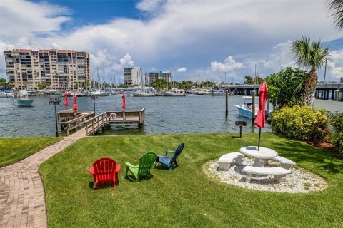 Condominio en alquiler en Treasure Island, Florida, 1 dormitorio, 53.88 m2 № 1816934 - foto 6