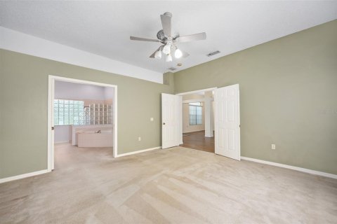 House in Deltona, Florida 4 bedrooms, 216.46 sq.m. № 2220295 - photo 20