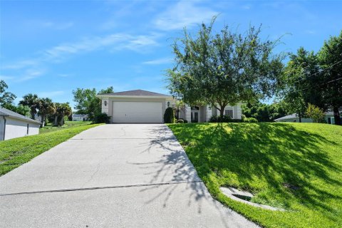 House in Deltona, Florida 4 bedrooms, 216.46 sq.m. № 2220295 - photo 28