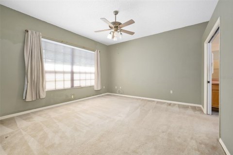 House in Deltona, Florida 4 bedrooms, 216.46 sq.m. № 2220295 - photo 15