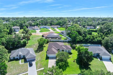 House in Deltona, Florida 4 bedrooms, 216.46 sq.m. № 2220295 - photo 26