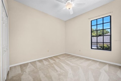 House in Deltona, Florida 4 bedrooms, 216.46 sq.m. № 2220295 - photo 23