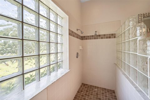 House in Deltona, Florida 4 bedrooms, 216.46 sq.m. № 2220295 - photo 19