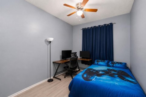 Townhouse in Brandon, Florida 3 bedrooms, 129.51 sq.m. № 2230747 - photo 13