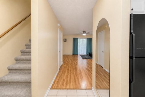 Townhouse in Brandon, Florida 3 bedrooms, 129.51 sq.m. № 2230747 - photo 7
