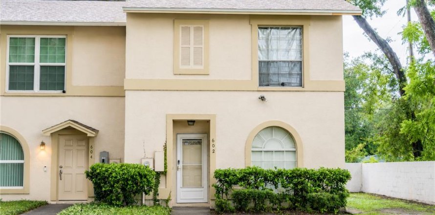 Townhouse in Brandon, Florida 3 bedrooms, 129.51 sq.m. № 2230747