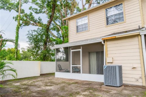 Townhouse in Brandon, Florida 3 bedrooms, 129.51 sq.m. № 2230747 - photo 25