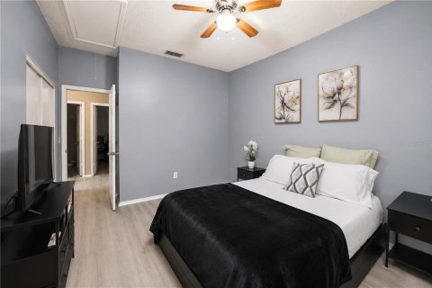Townhouse in Brandon, Florida 3 bedrooms, 129.51 sq.m. № 2230747 - photo 16