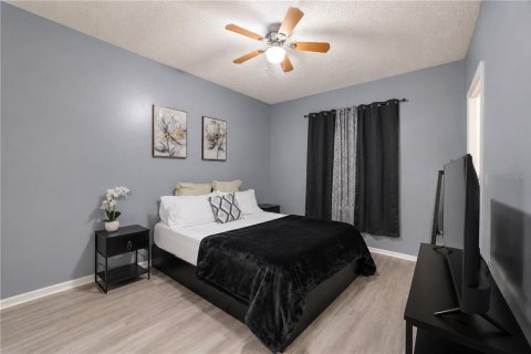 Townhouse in Brandon, Florida 3 bedrooms, 129.51 sq.m. № 2230747 - photo 17
