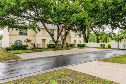 Townhouse in Brandon, Florida 3 bedrooms, 129.51 sq.m. № 2230747 - photo 28