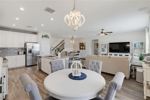 Villa ou maison à vendre à Wesley Chapel, Floride: 4 chambres, 293.11 m2 № 2275696 - photo 21