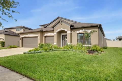 Villa ou maison à vendre à Wesley Chapel, Floride: 4 chambres, 293.11 m2 № 2275696 - photo 6