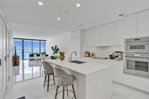 Купить кондоминиум в Майами, Флорида 2 спальни, 165.64м2, № 2056825 - фото 5